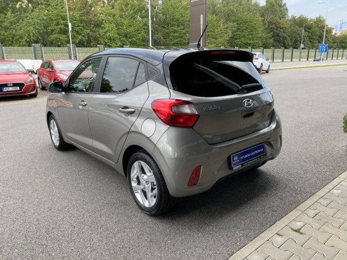 Hyundai i10, 1,0i 5 st. manuální, barva bronzová