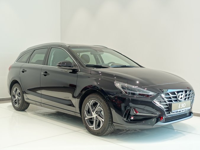 Hyundai i30, 1,5 T-GDI Mild hybrid 117 kW (95 NAT mild hybrid) 6 st. iMT, barva černá
