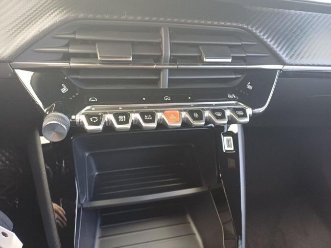 Peugeot 2008, Peugeot 2008 STYLE Hybrid 110 e-DCS6, barva modrá