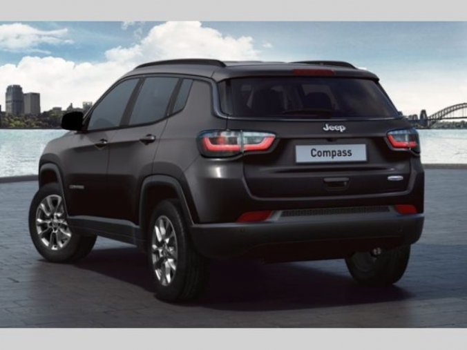 Jeep Compass, LONGITUDE 1.3 Turbo GSE 150k F, barva černá