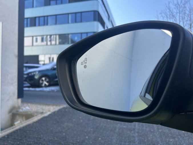 Peugeot 208, Peugeot 208 ALLURE Hybrid 110 e-DCS6, barva zelená