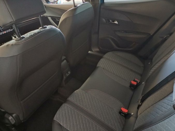 Peugeot 2008, Peugeot 2008 ALLURE 1.2 PureTech 100k, barva modrá