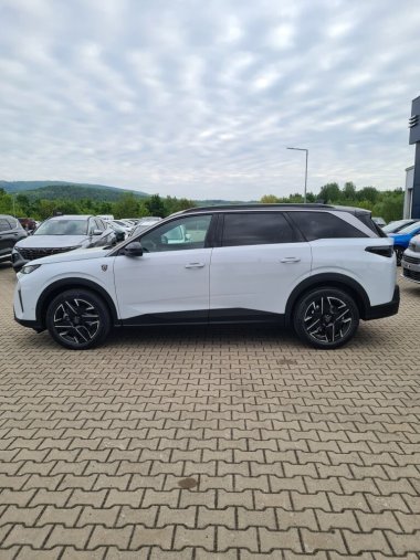 Peugeot 5008, Peugeot 5008 5008 GT Hybrid 145 e-DCS6, barva bílá