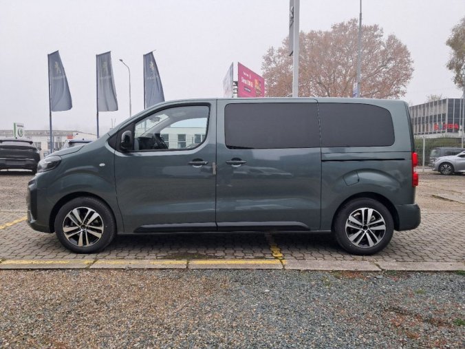 Peugeot Traveller, Peugeot Traveller Active L2 2.2 BlueHDi 180 S&am, barva zelená