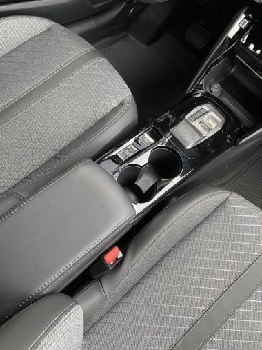 Peugeot 208, Peugeot 208 ALLURE Hybrid 110 e-DCS6, barva černá