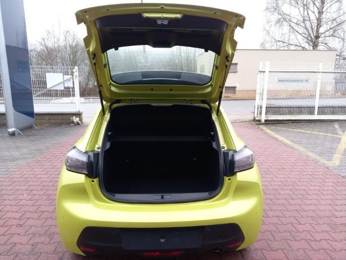 Peugeot 208, Peugeot 208 STYLE Turbo 100 MAN6, barva zelená