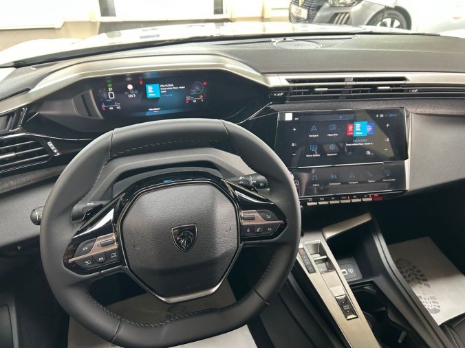 Peugeot 408, Peugeot 408 ALLURE Hybrid 145 e-DCS6, barva bílá