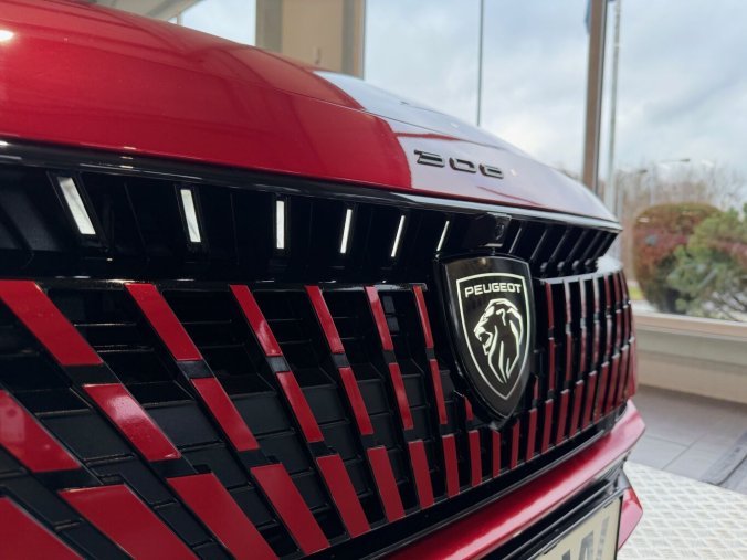 Peugeot 308, Peugeot 308 SW GT Hybrid 145 e-DCS6, barva červená