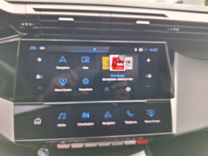 Peugeot 408, Peugeot 408 ALLURE Hybrid 136 e-DCS6, barva modrá