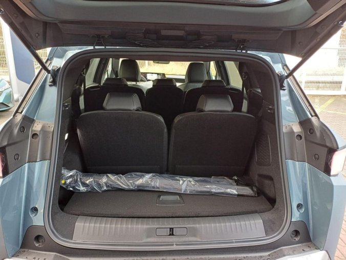 Peugeot 5008, Peugeot 5008 BUSINESS Hybrid 145 e-DCS6, barva modrá