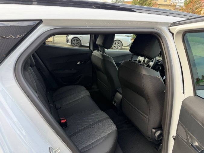 Peugeot 2008, Peugeot 2008 ALLURE PureTech 100k MAN6, barva bílá