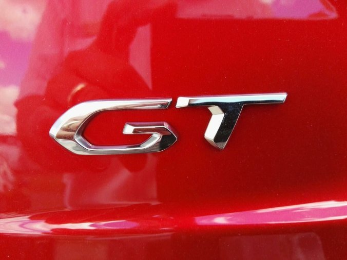 Peugeot 208, Peugeot 208 GT 1.2I 130k AUT 8 NAVI, barva červená