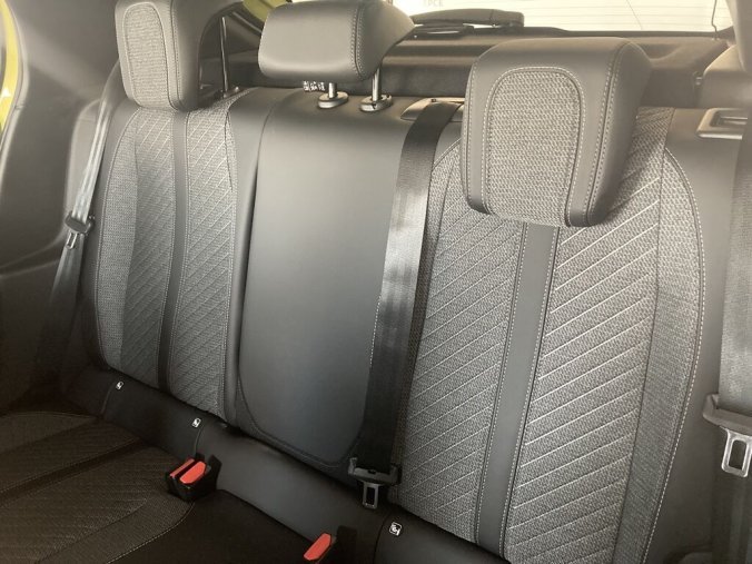 Peugeot 208, Peugeot 208 ALLURE PureTech 100 S&S MAN6, barva žlutá