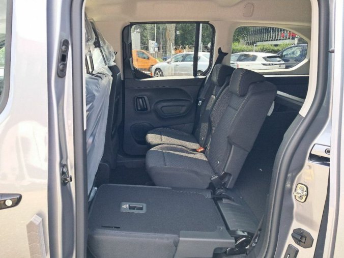 Peugeot Rifter, Peugeot Rifter LONG ALLURE BlueHDi 130 S&, barva šedá