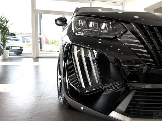 Peugeot 2008, Peugeot 2008 GT HYBRID 136k, Automat, barva černá