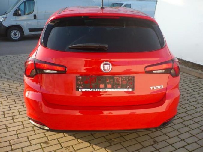 Fiat Tipo, SW 1.4 95k Mirror, barva červená