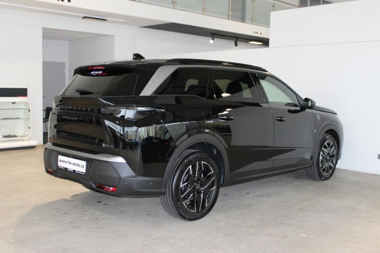 Peugeot 5008, Peugeot 5008 GT Hybrid 145 e-DCS6, barva černá
