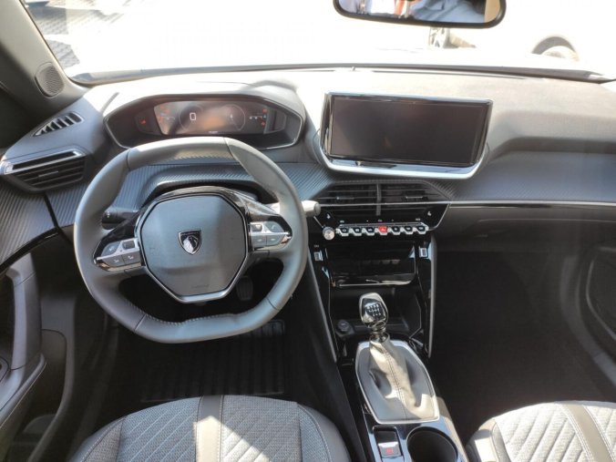 Peugeot 2008, Peugeot 2008 ALLURE 1.2 100k MAN6, barva stříbrná