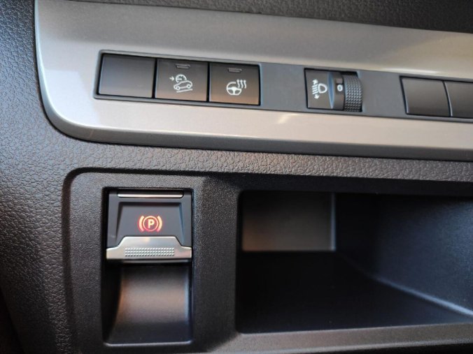 Peugeot Traveller, Peugeot Traveller L3 2.2 HDI AUT8 180k  WEBASTO, barva šedá