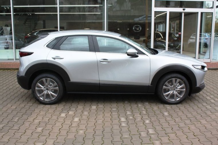 Mazda CX-30, SKYACTIV-G, barva stříbrná
