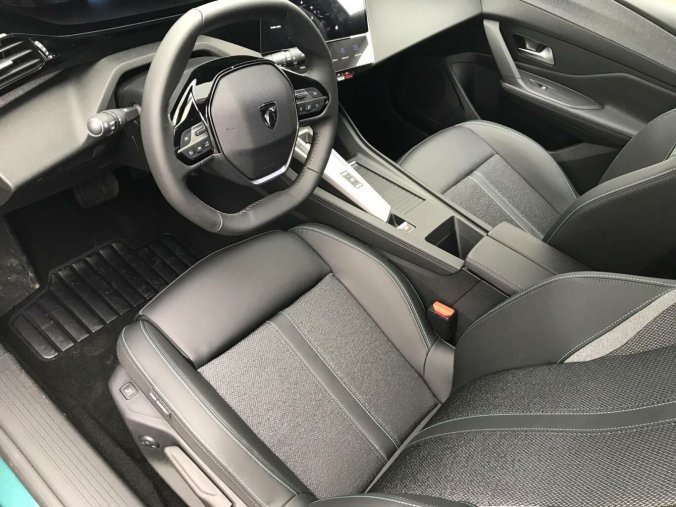 Peugeot 308, Peugeot 308 ALLURE Hybrid e-DCS6 1,2, barva modrá