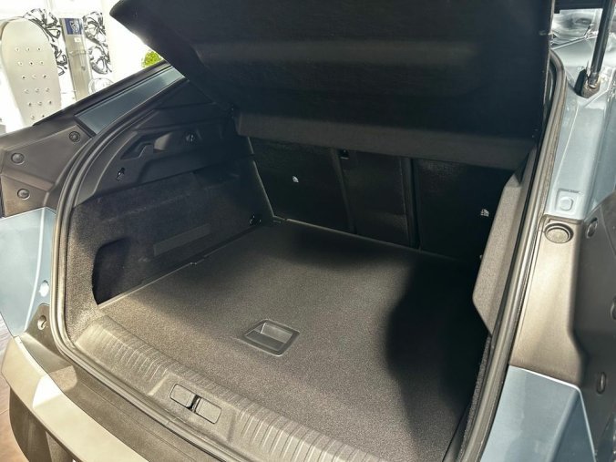 Peugeot 3008, Peugeot 3008 ALLURE Hybrid 145 e-DCS6, barva modrá