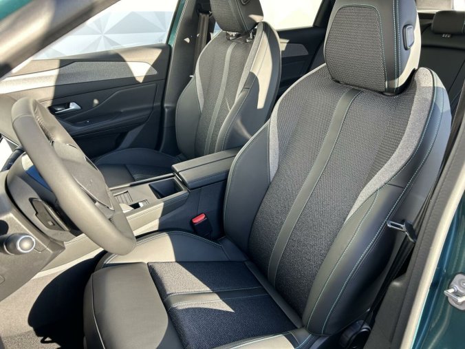 Peugeot 308, Peugeot 308 SW ALLURE PureTech 130 AT, barva modrá