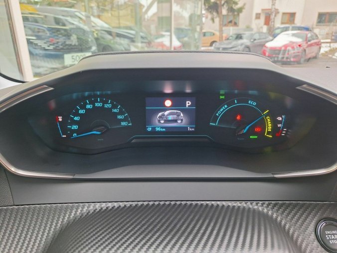 Peugeot 208, Peugeot 208 e-ALLURE Elektromotor 100 kW/1, barva červená