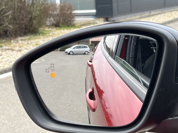 Peugeot 2008, Peugeot 2008 ALLURE PureTech 100 S&S MAN6, barva červená
