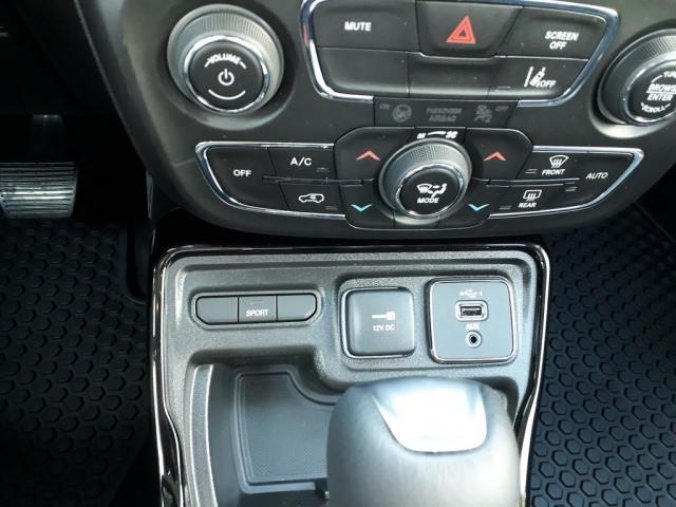 Jeep Compass, 1.3 150 PS NIGHT EAGLE automat, barva šedá