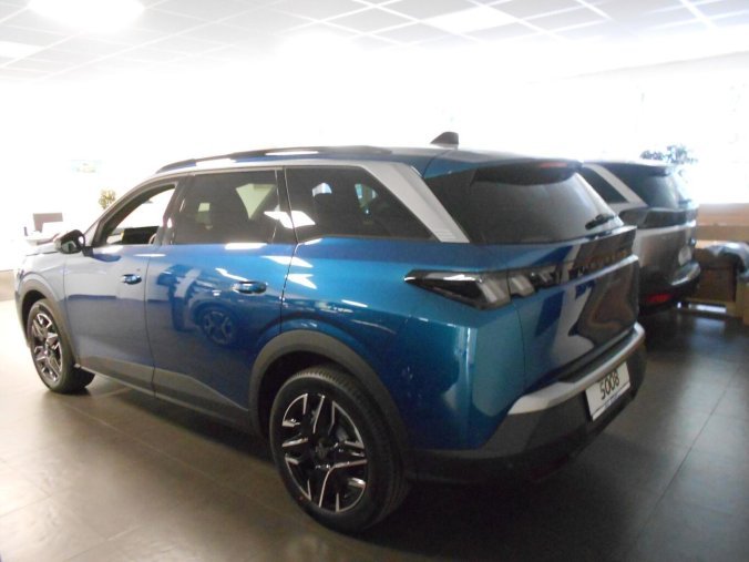 Peugeot 5008, Peugeot 5008 ALLURE Hybrid 145 e-DCS6, barva bílá
