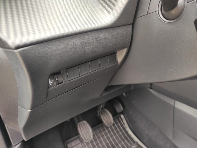 Peugeot 2008, Peugeot 2008 ALLURE 1.2 100k MAN6, barva modrá