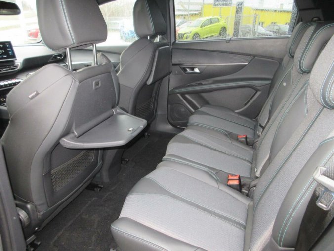 Peugeot 5008, Peugeot 5008 ALLURE BlueHDi 130 S&S EAT 8, barva šedá