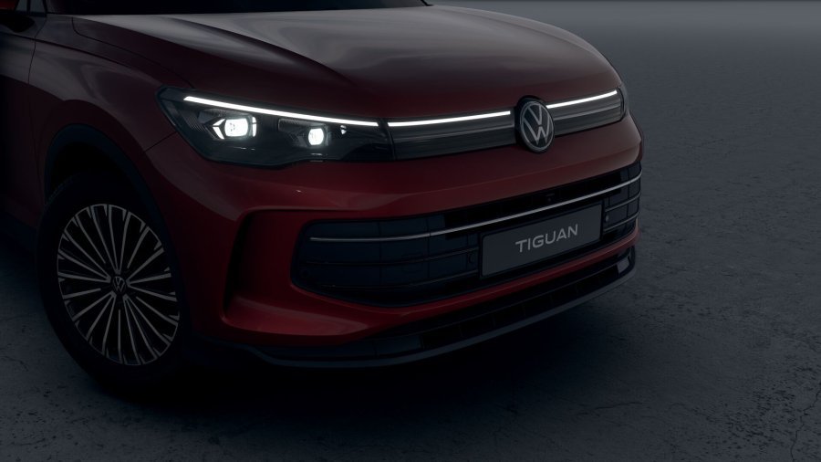Volkswagen Tiguan, Tiguan People 1,5 eTSI 110 kW mHEV, barva červená