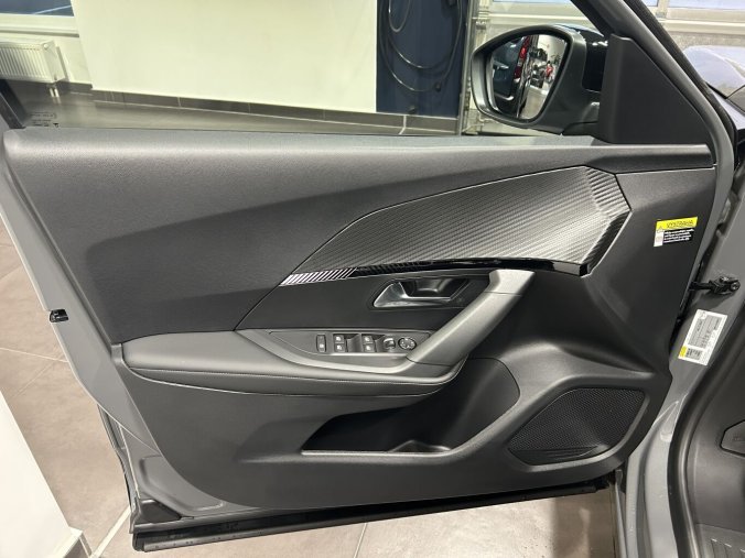 Peugeot 2008, Peugeot 2008 ALLURE PureTech 100 S&S MAN6, celoroční PNEU, kamery, barva šedá