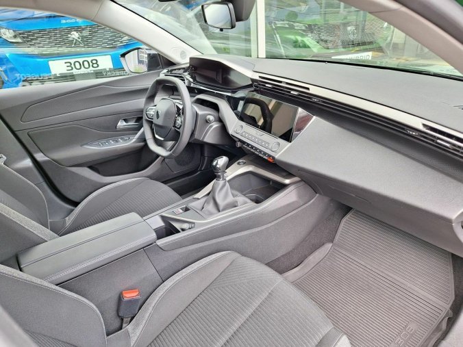 Peugeot 308, Peugeot 308 ACTIVE 1.2 PT 130K MAN6, barva zelená