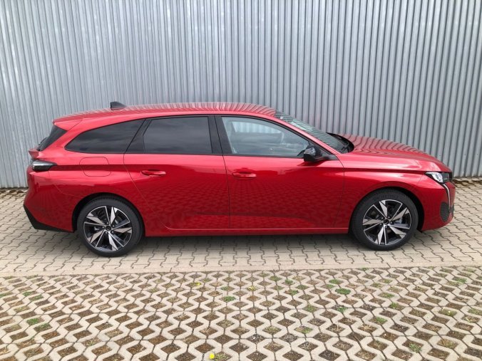 Peugeot 308, Peugeot 308 SW ALLURE Hybrid 136 e-DCS6 - 0432, barva červená