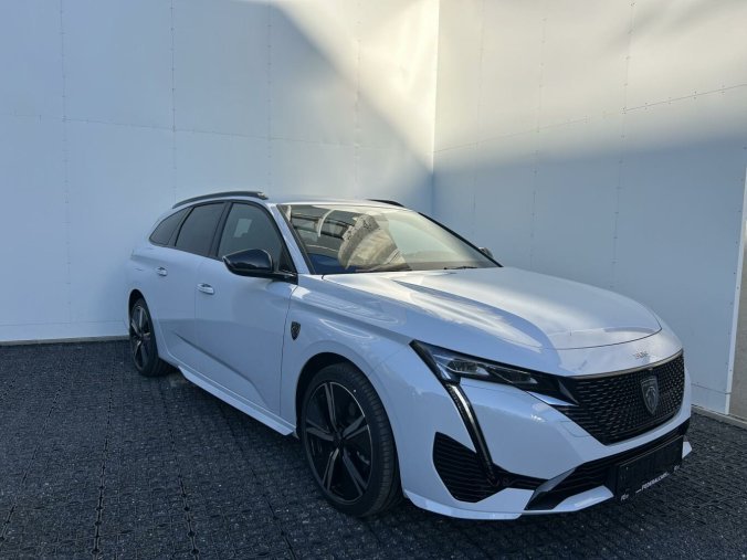 Peugeot 308, Peugeot 308 SW GT Hybrid 145 e-DCS6, barva bílá