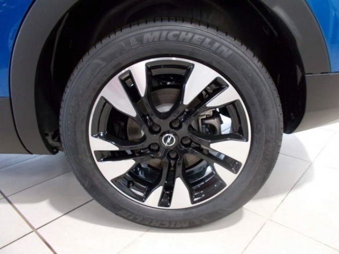Opel Grandland X, Ultimate F 1.6 XHT S/S (133kW/, barva modrá