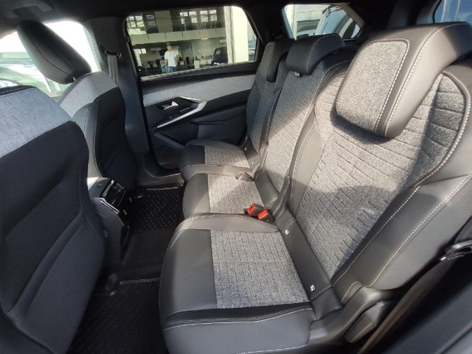 Peugeot 5008, Peugeot 5008 ALLURE Hybrid 145 AUT6 5 míst, barva šedá