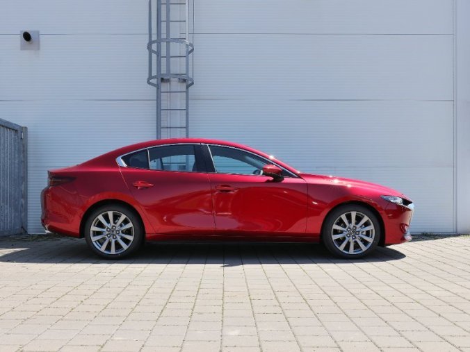 Mazda 3, 2,0i Skyactiv-G 122k/90kW MAN, barva červená
