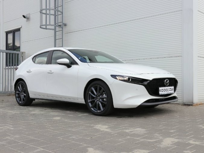 Mazda 3, 2,0 Skyactiv-G 122k/90kW MAN, barva bílá