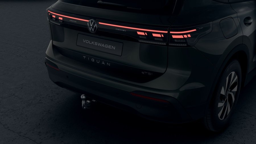 Volkswagen Tiguan, Tiguan People 1,5 eTSI 96 kW mHEV, barva zelená