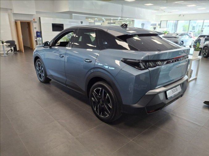 Peugeot 3008, Peugeot 3008 1,2 Hybrid 145 e-DCS6  ALLURE, barva modrá