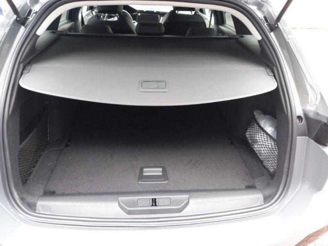 Peugeot 308, Peugeot 308 SW Allure BlueHDi 130 k, barva šedá