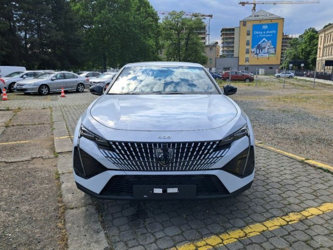 Peugeot 408, Peugeot 408 408 GT Hybrid 145 e-DCS6, barva bílá