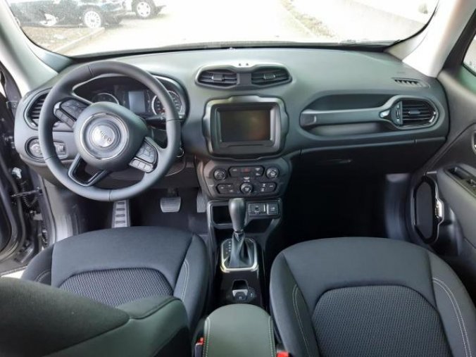 Jeep Renegade, 1,5 130 PS Night Eagle automat, barva šedá