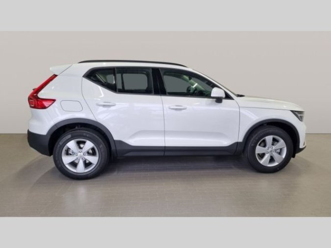 Volvo XC40, T2 1.5L 129 HP AT8 FWD CORE, barva bílá