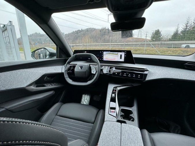 Peugeot 5008, Peugeot 5008 5008 ALLURE Hybrid 136 e-DCS6, barva bílá