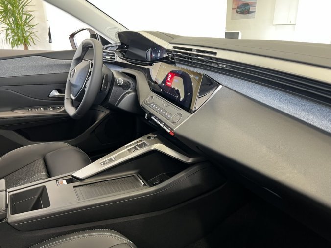 Peugeot 308, Peugeot 308 SW ALLURE 1.5BlueHDi, Automat 8st., barva červená